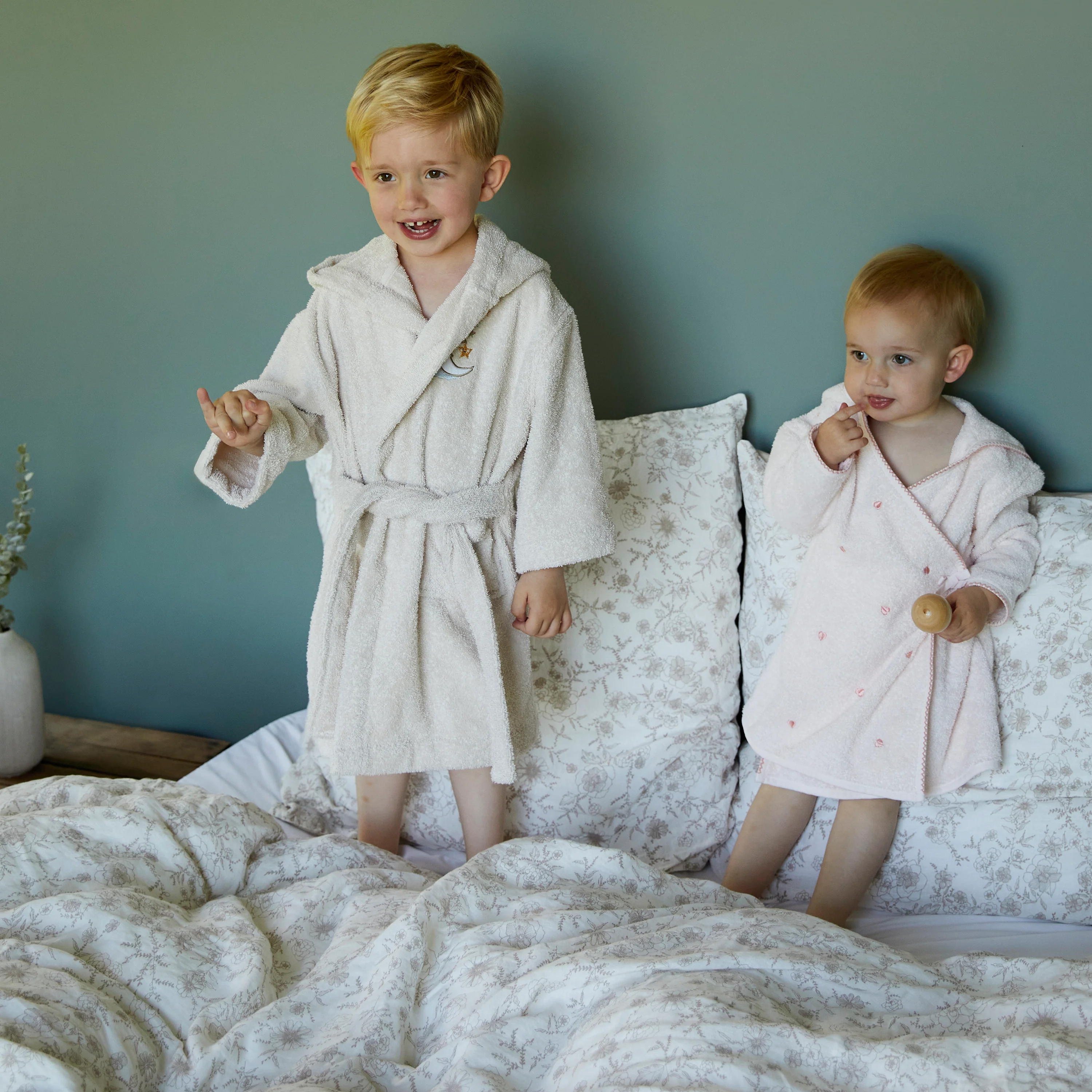 Bienvenue Children's Organic Cotton Bathrobe - Beige - Image 2