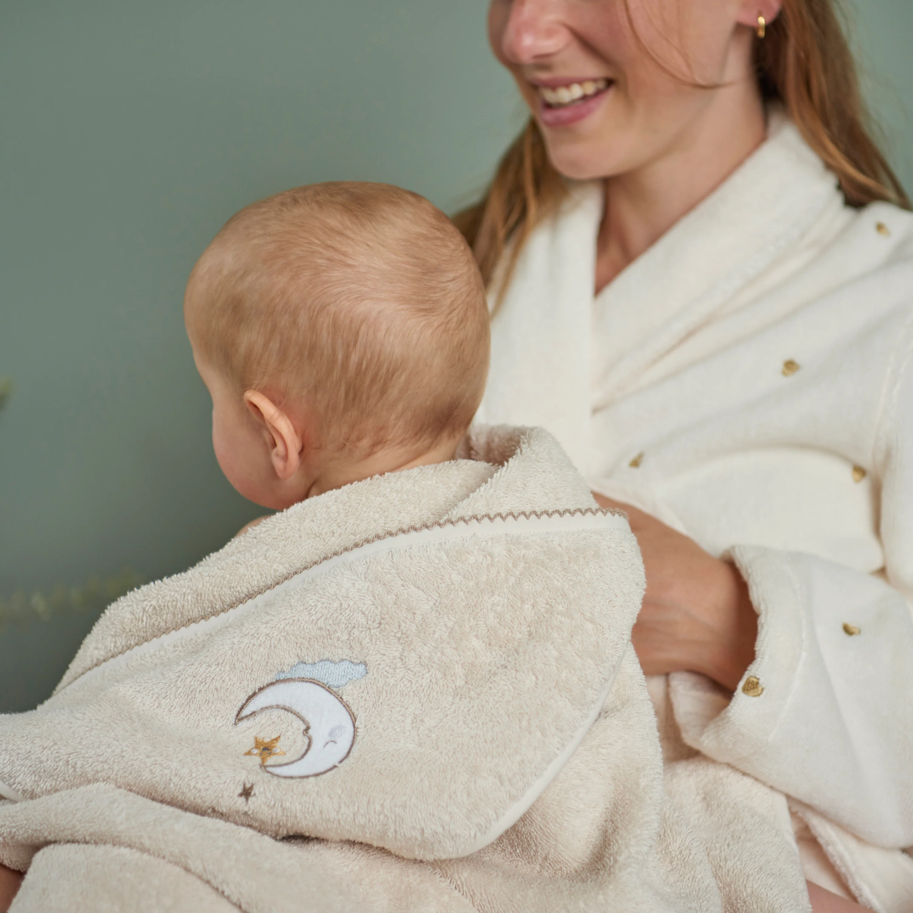 Bienvenue Organic Cotton Bath Cape - Beige - Image 3
