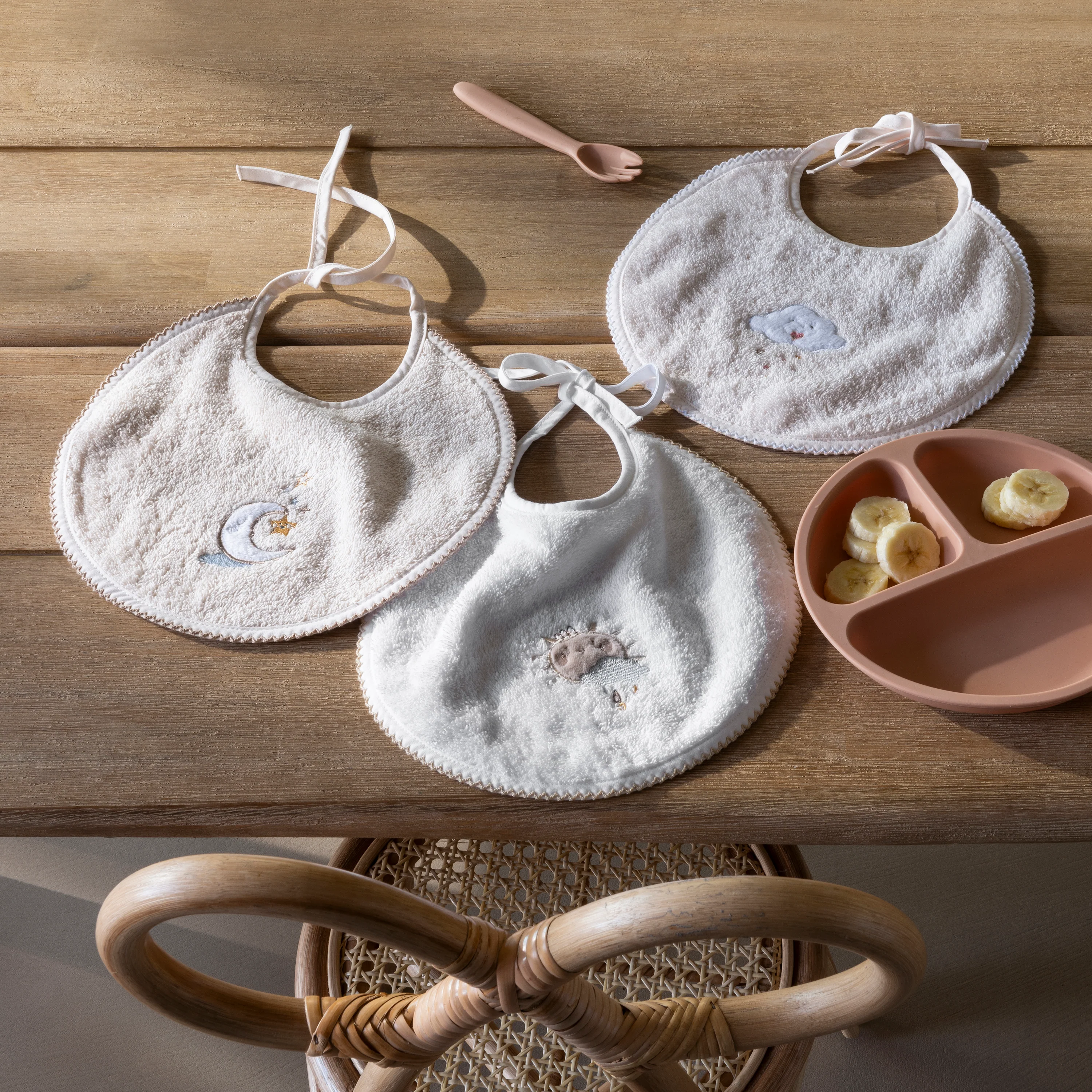 Bienvenue Organic Cotton Bib - White - Image 2