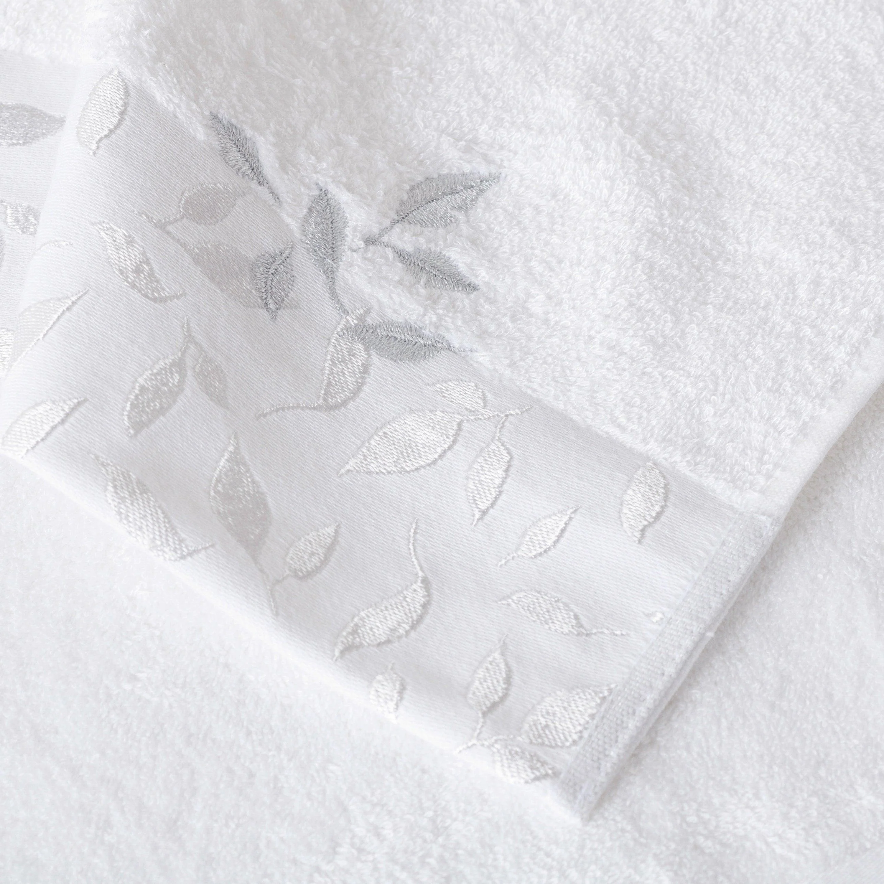 Equinoxe Bath Towel in Cotton and Bamboo Viscose - Image 4