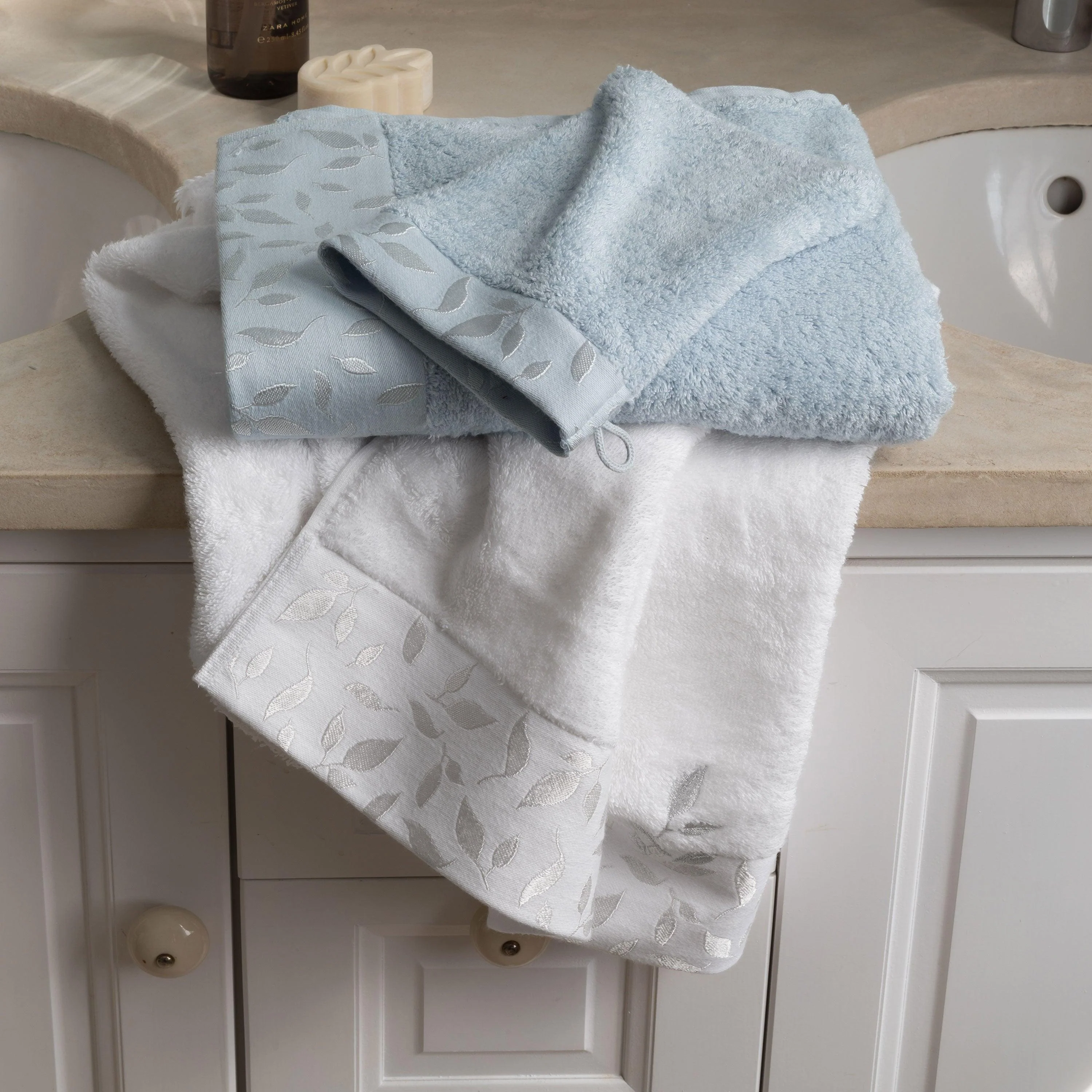 Equinoxe Bath Towel in Cotton and Bamboo Viscose - Image 6
