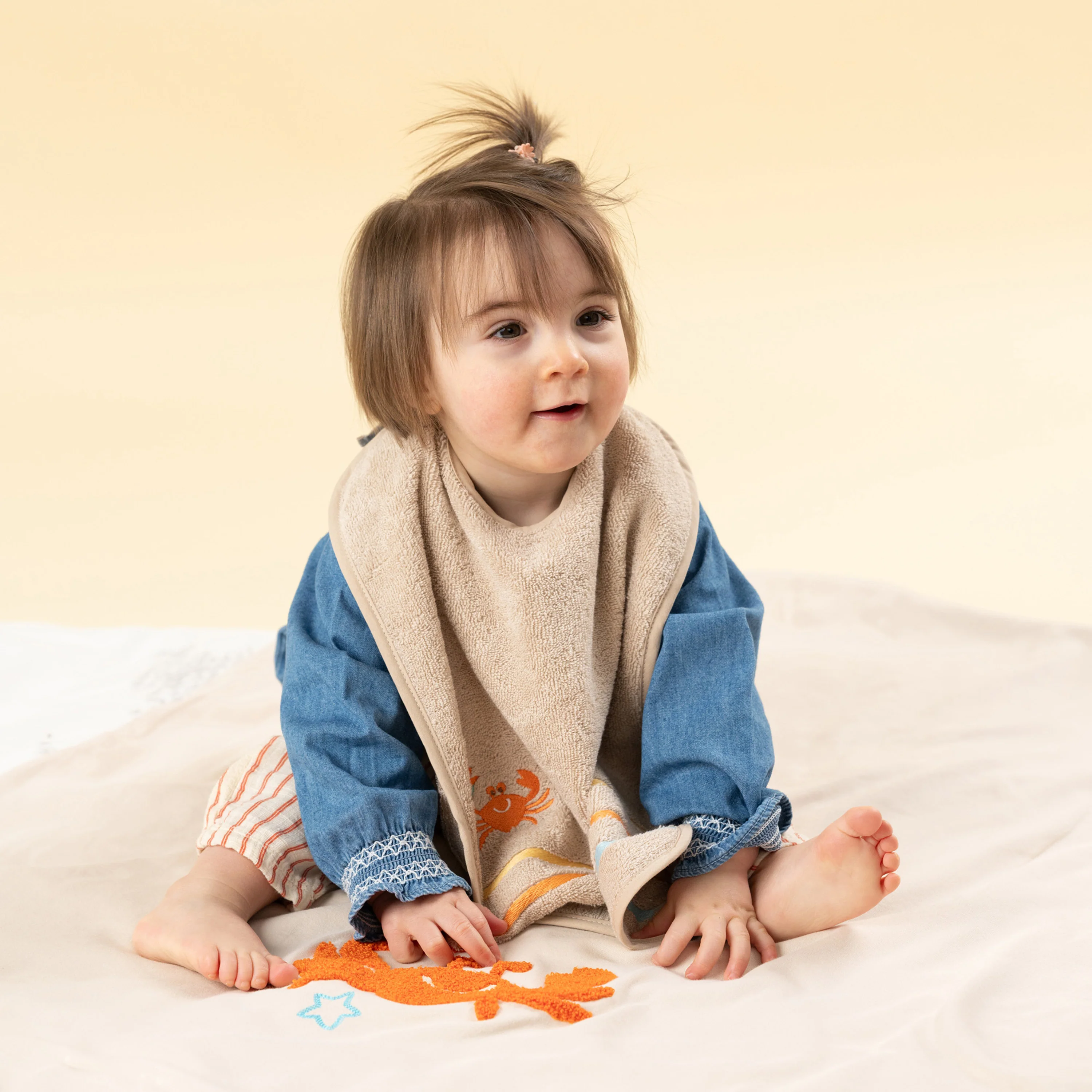 Escapade Children's Double-Sided Cotton Blanket - Sand - Image 2