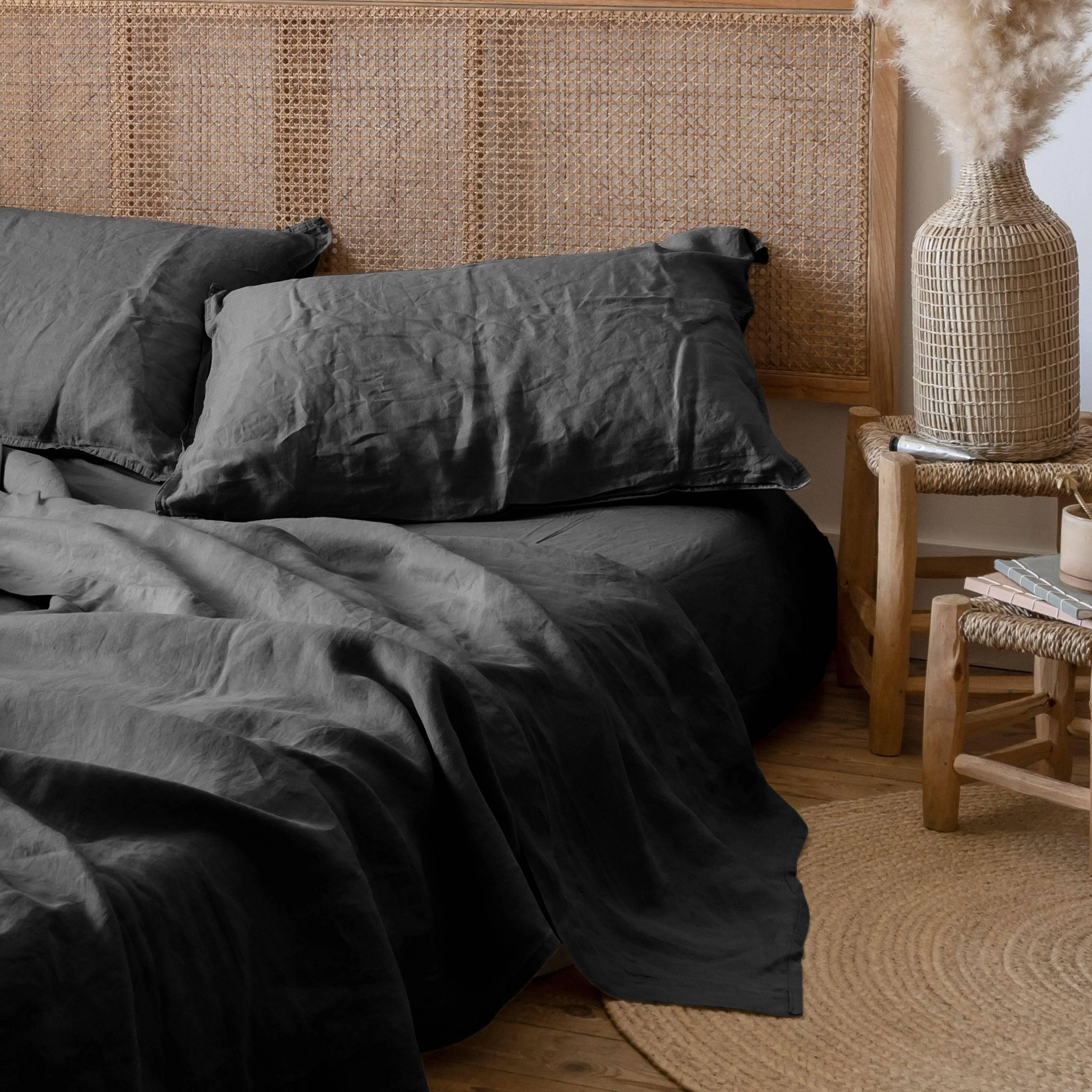 Songe Washed Cotton Fitted Sheet - Anthracite - Image 3