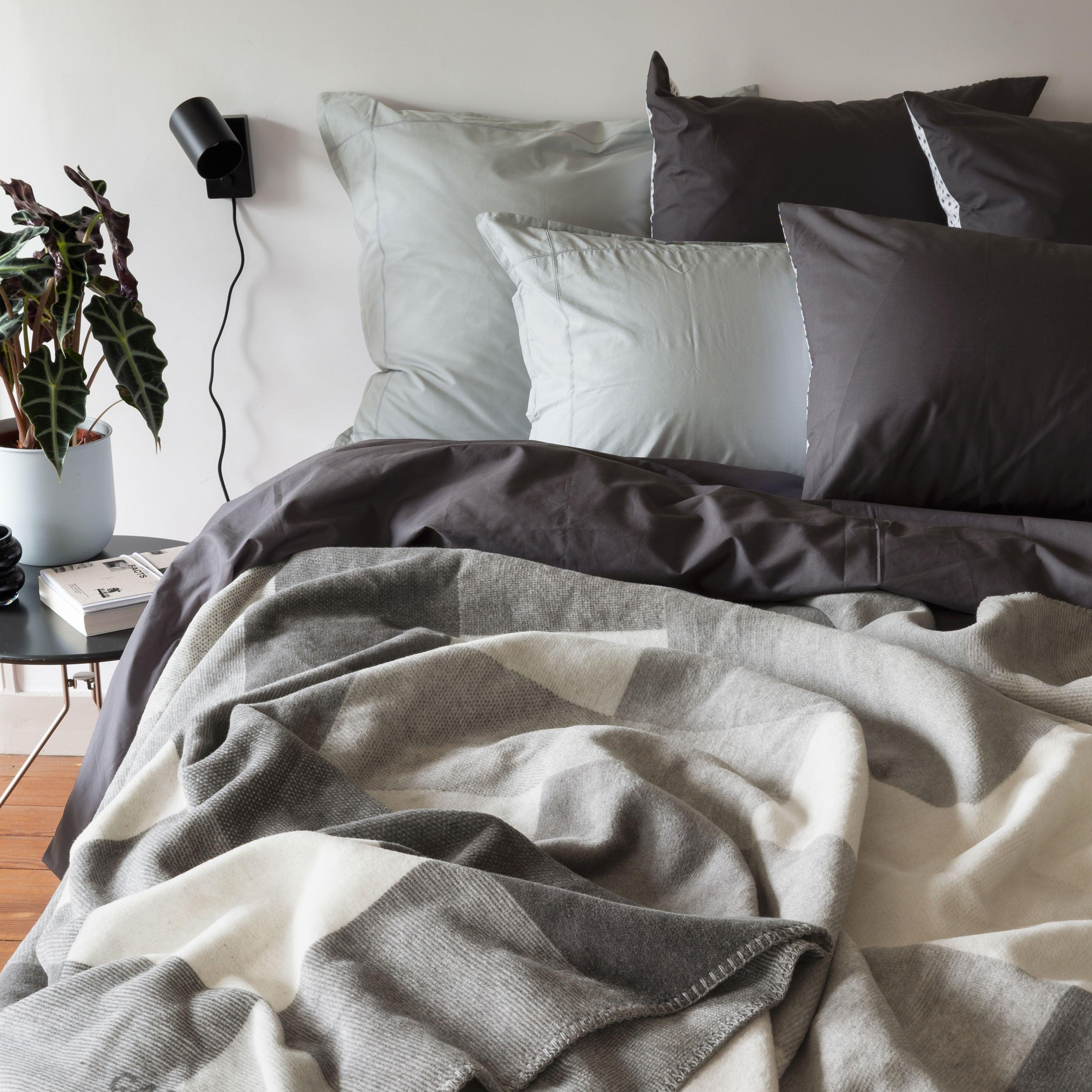 Adret Fleece Throw - Grey - Image 4