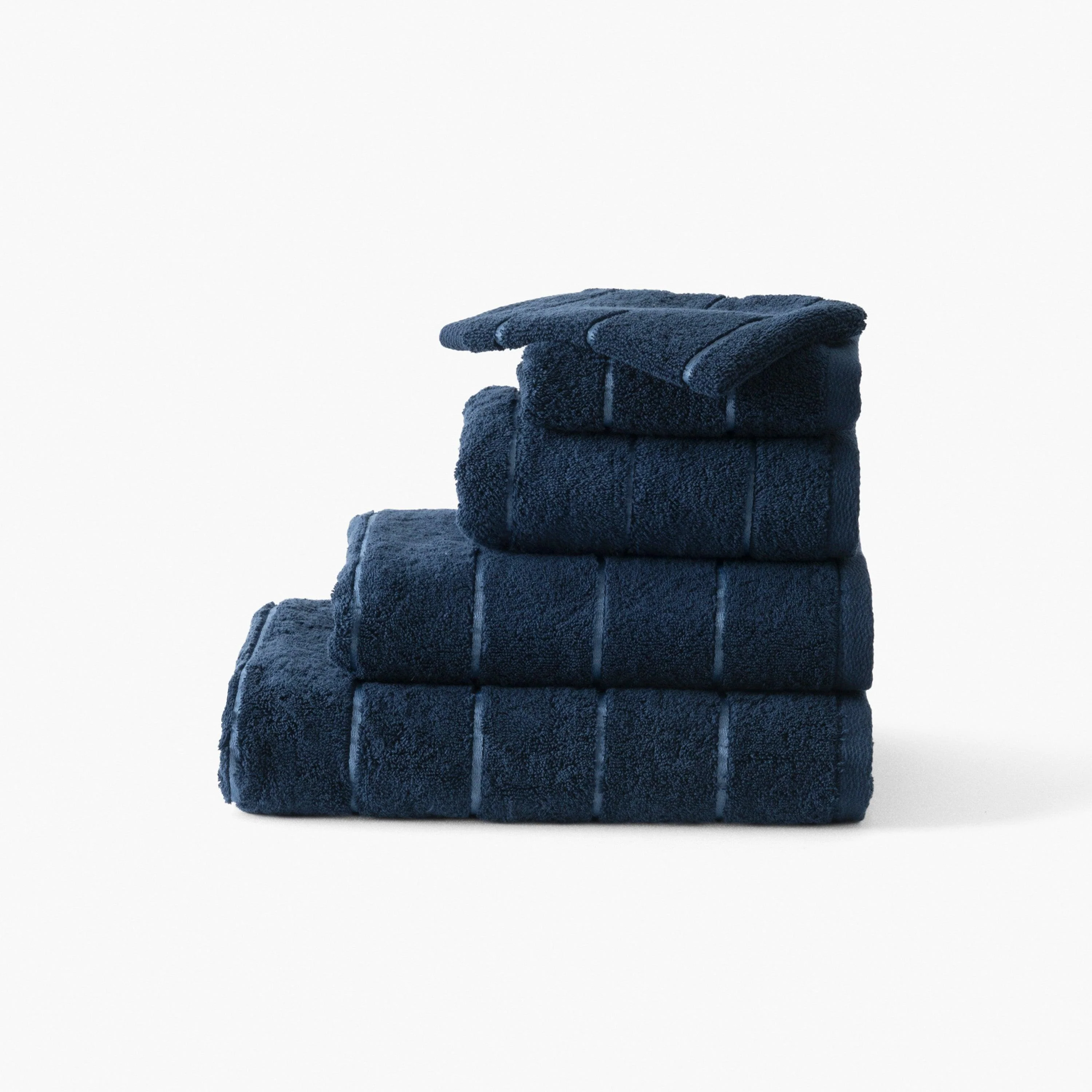 Hypnotic Cotton Bath Towel - Navy - Image 6