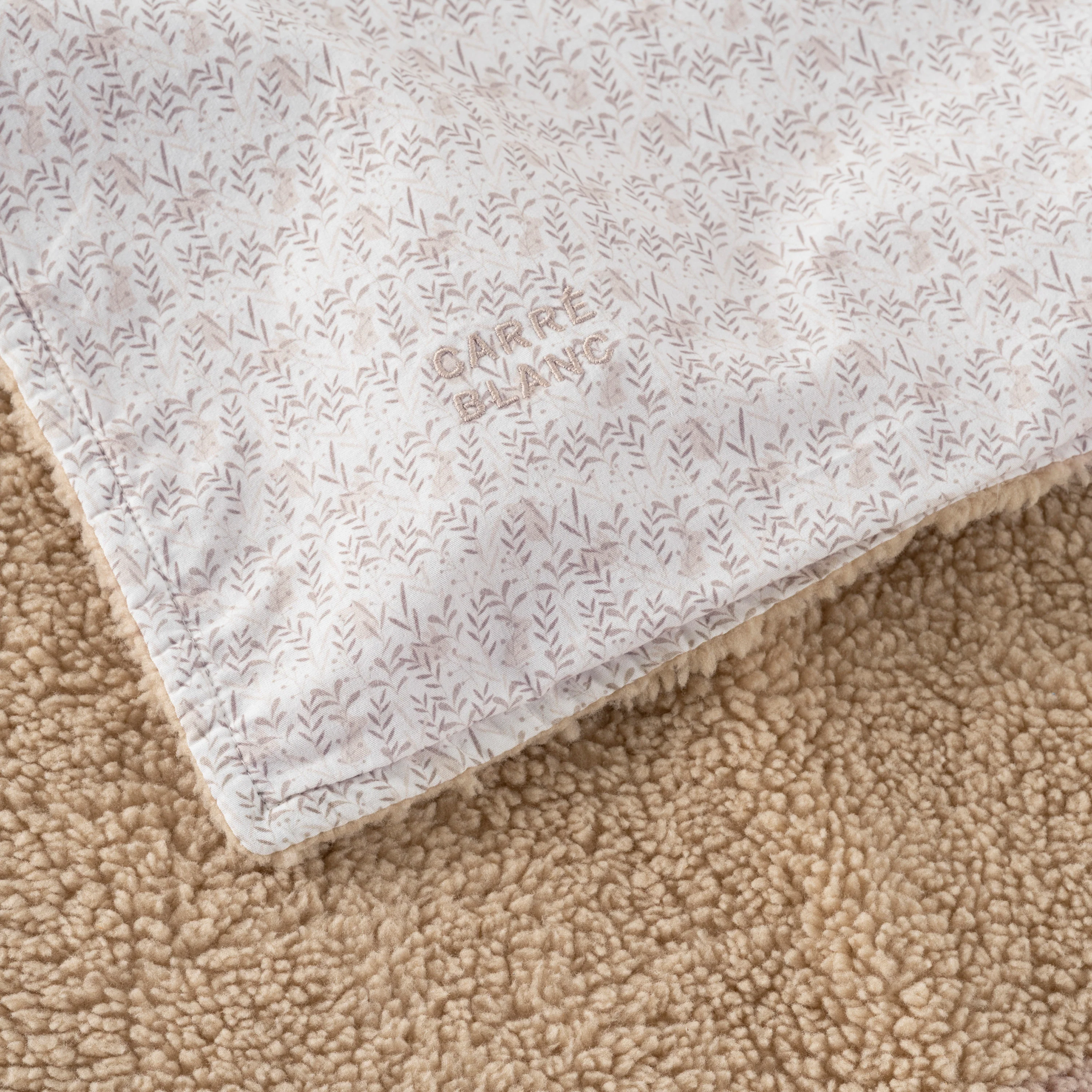 Merveille Reversible Children's Blanket - Beige - Image 4