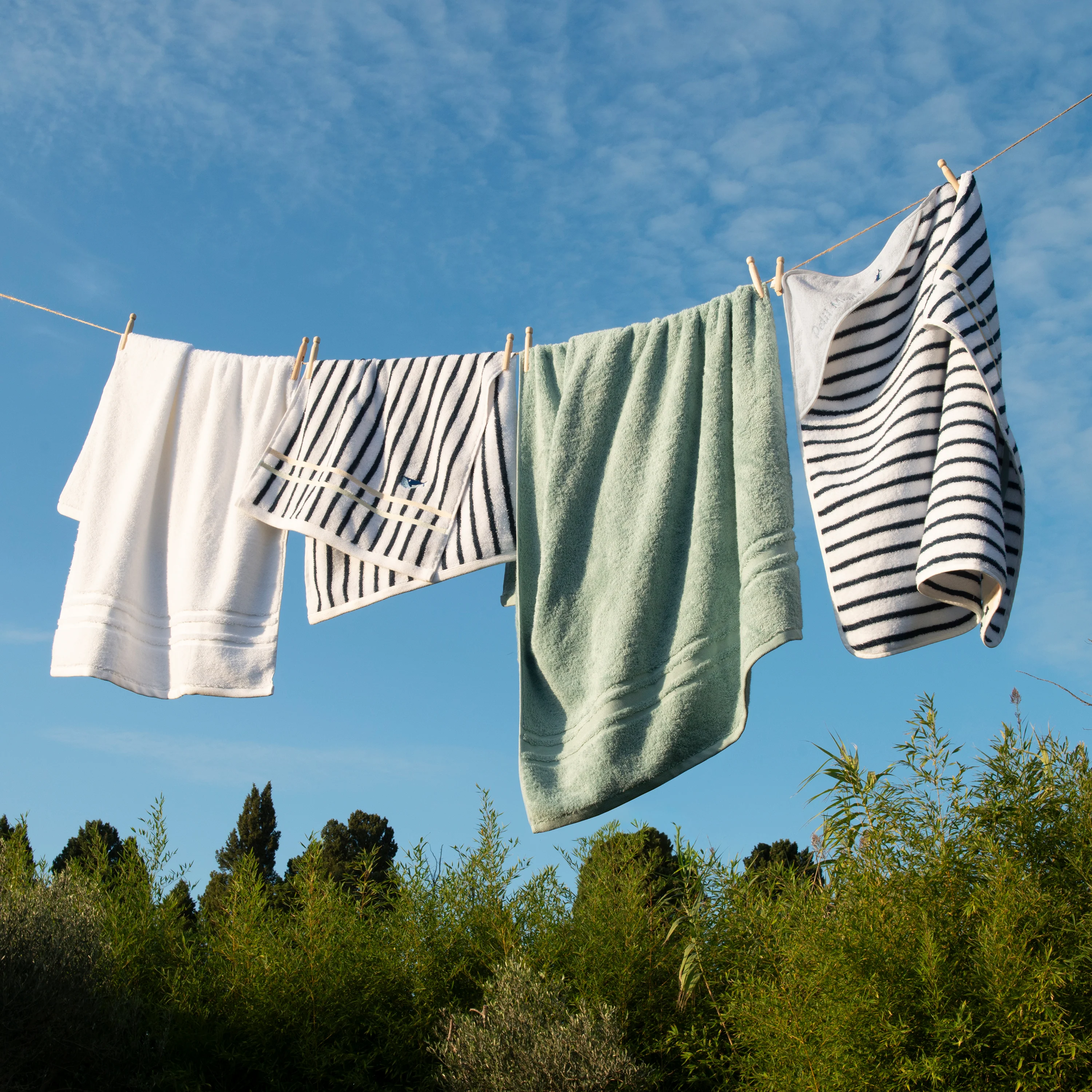 O Douce Organic Cotton Bath Cape - White - Image 5