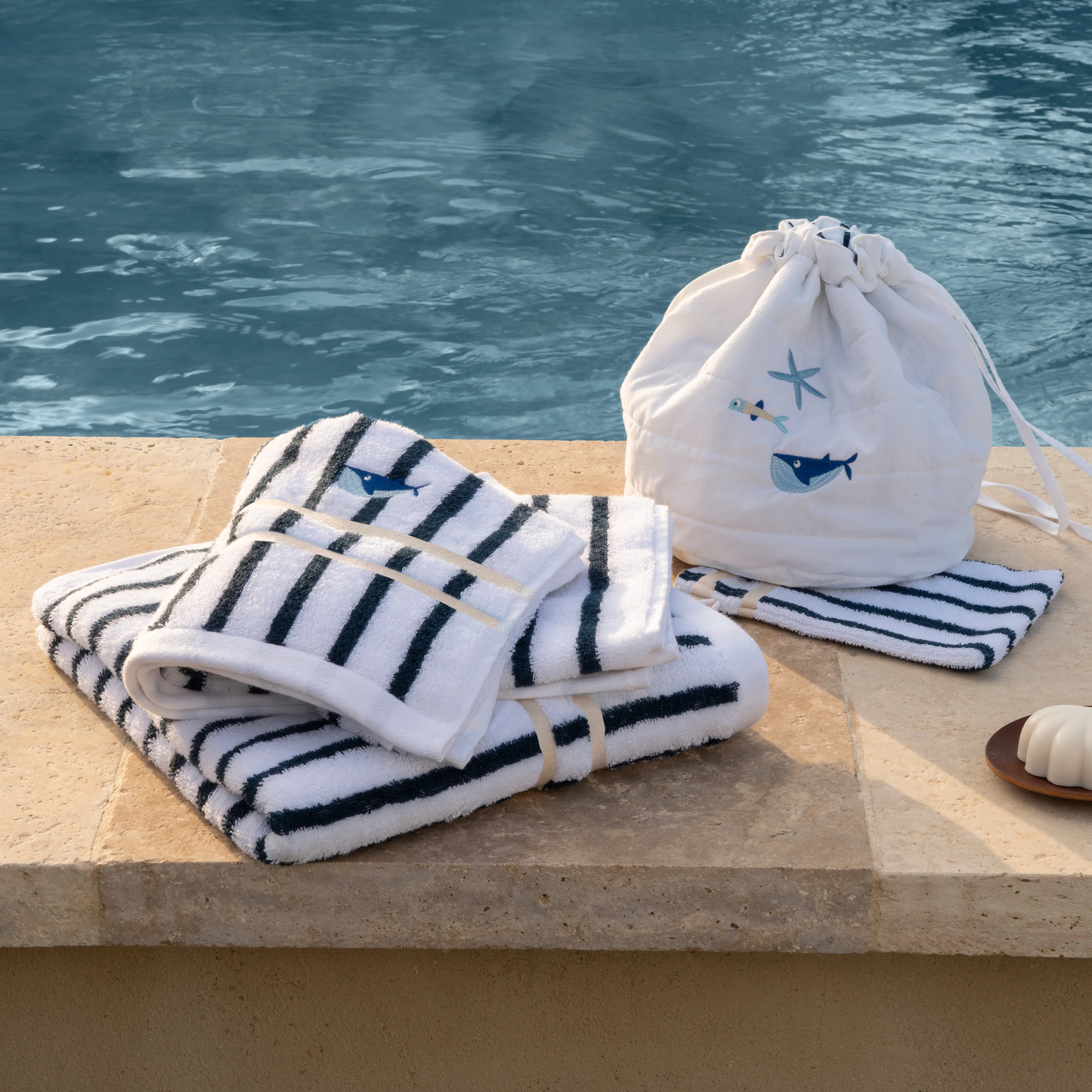 O Douce Children's Organic Cotton Bath Towel - White - Image 3