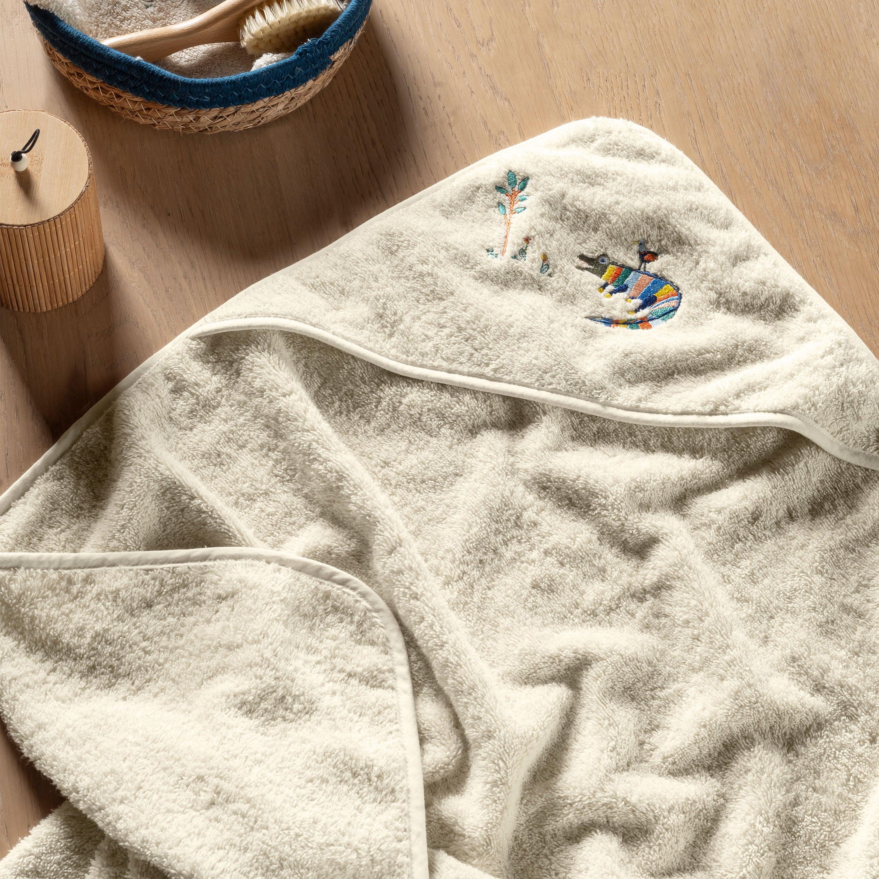 Pinata Sand Organic Cotton Bath Cape - Image 5