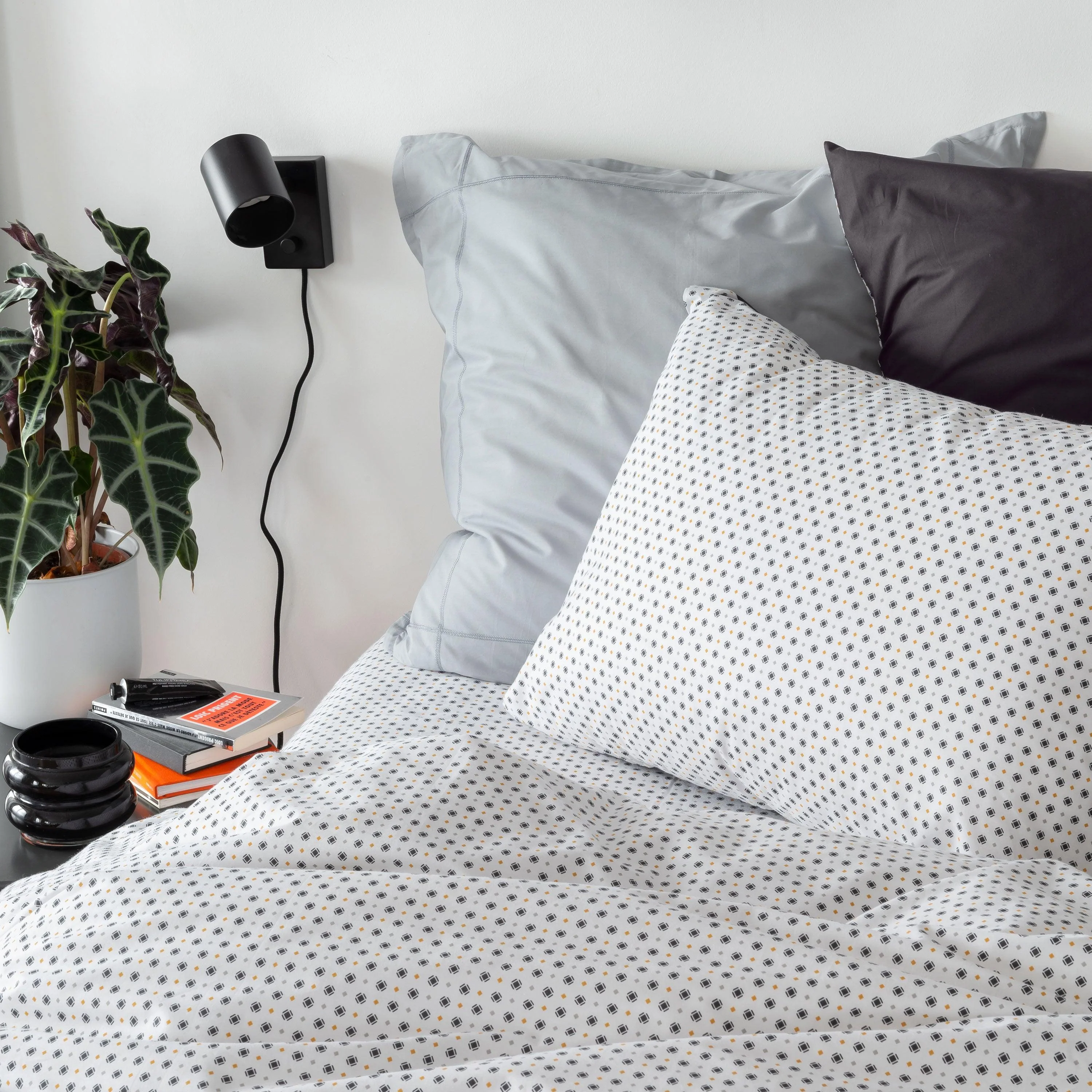 Neo Rectangular Cotton Percale Pillowcase - Geometric Anthracite - Image 4