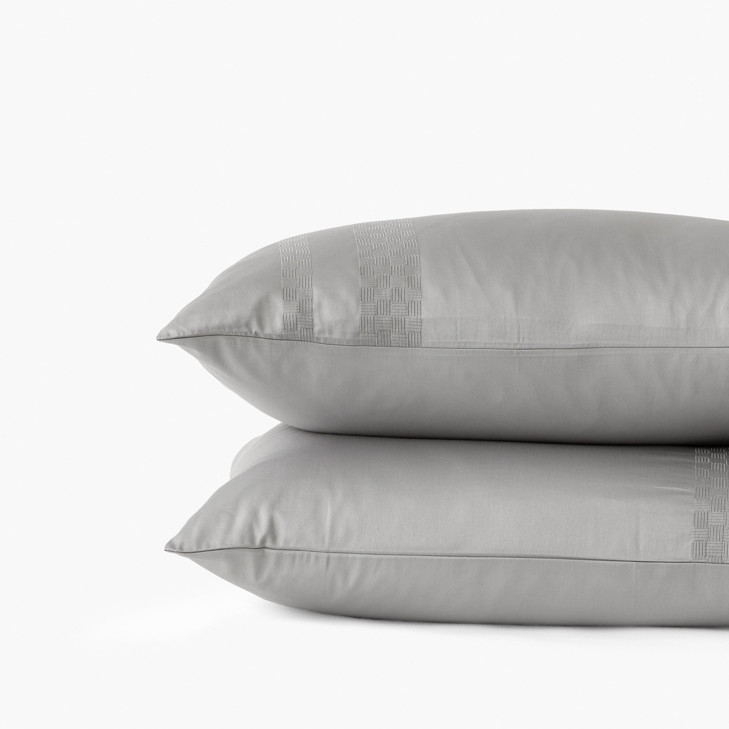 Rectangular Pillowcase in Cotton Satin Titane - Image 4