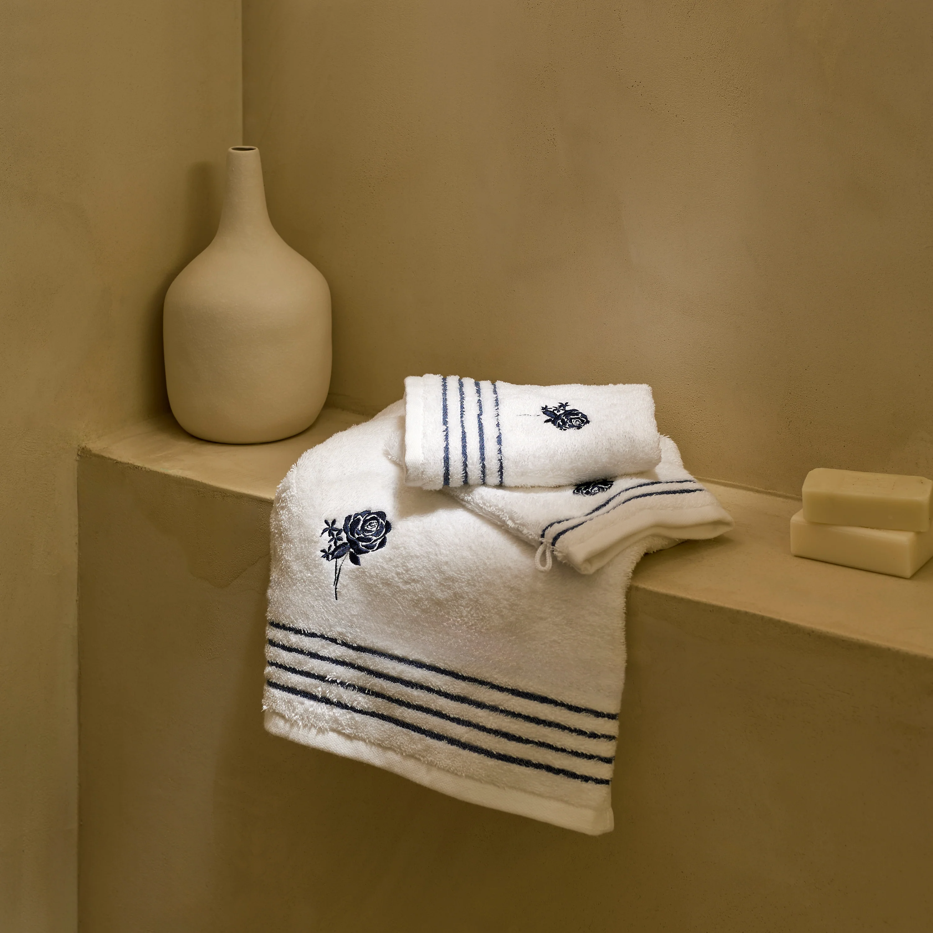 Rosablue Cotton & Bamboo Viscose Guest Towel - White - Image 4