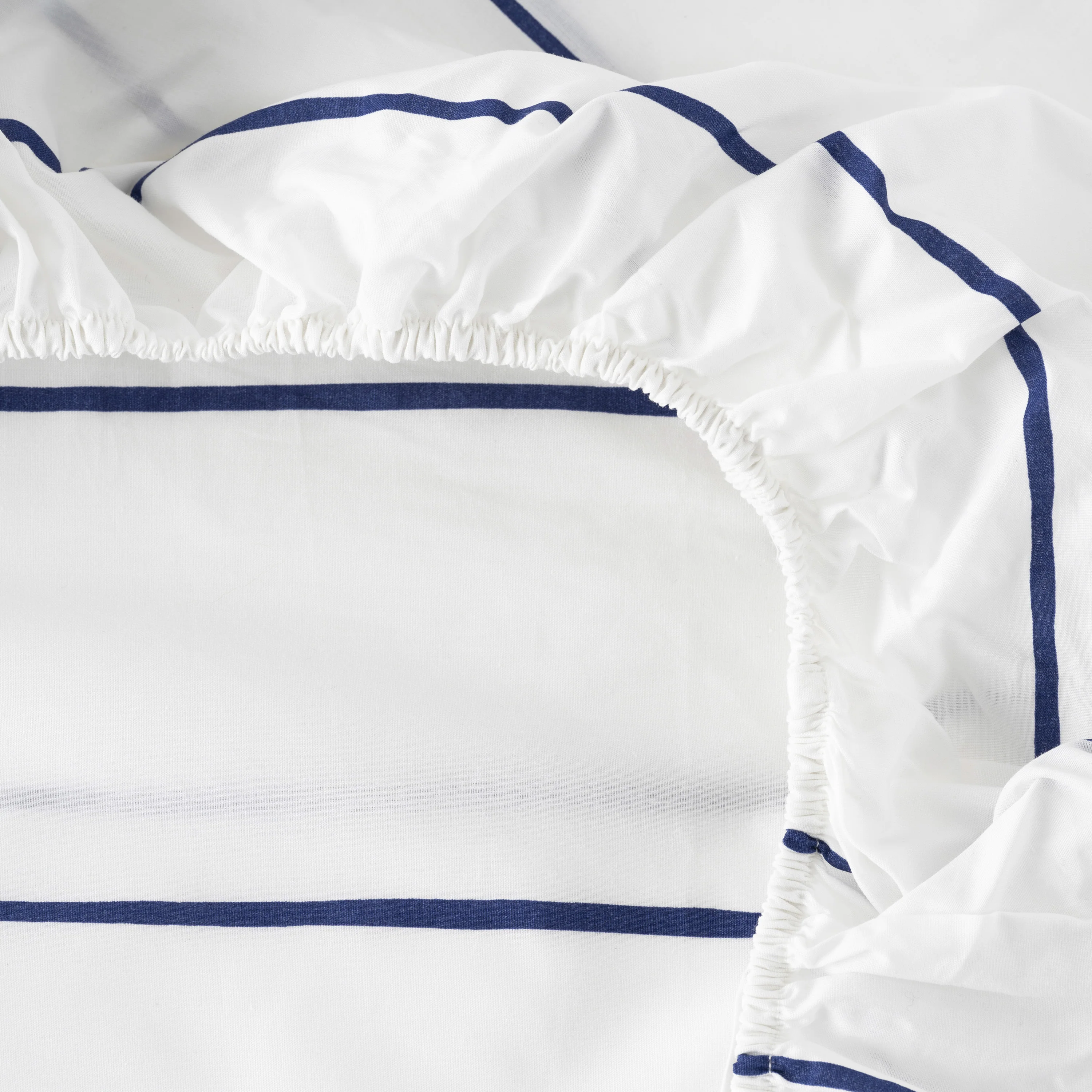 Rosablue Cotton Fitted Sheet - White - Image 4