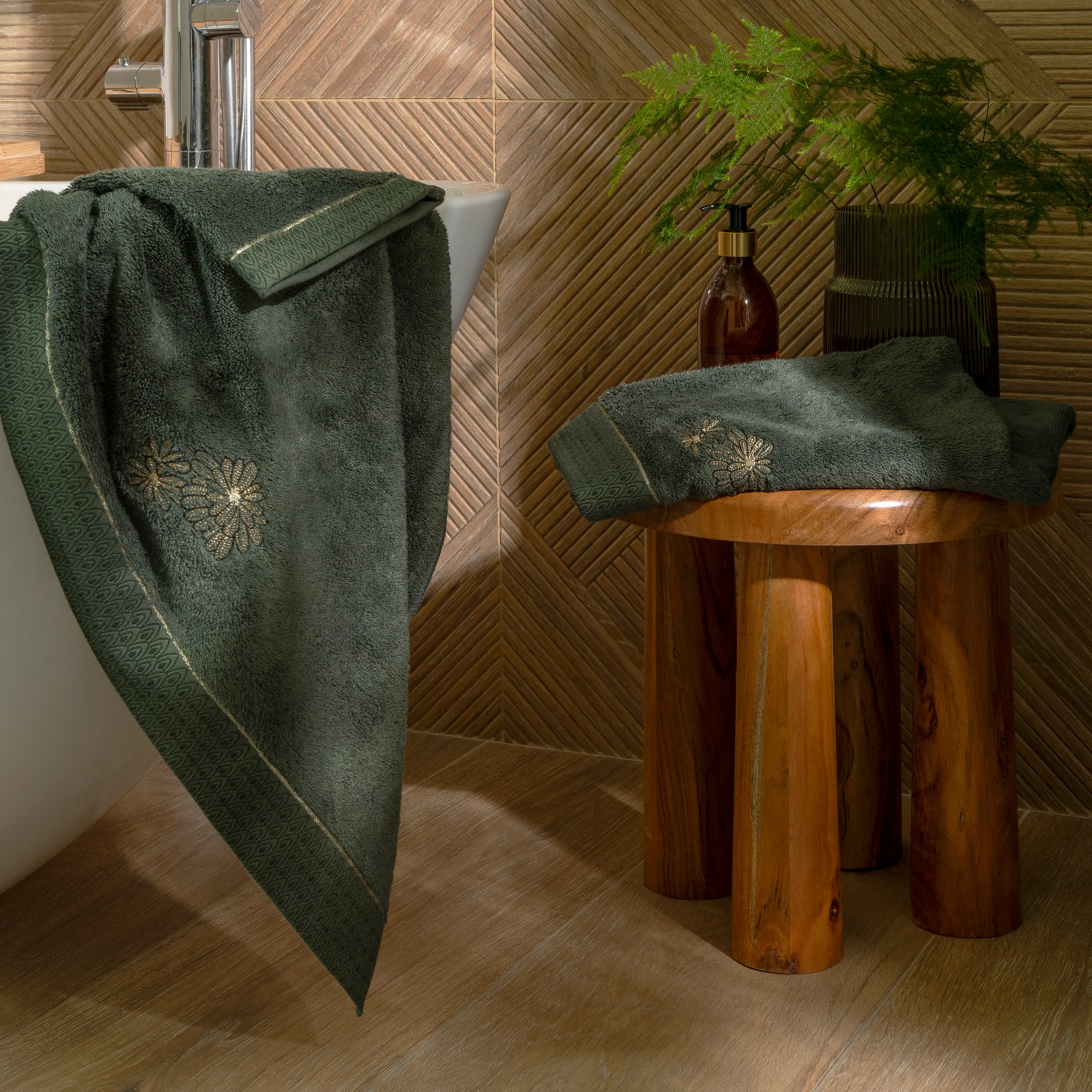 Silvalys Cotton & Bamboo Viscose Guest Towel - Forest Green - Image 2