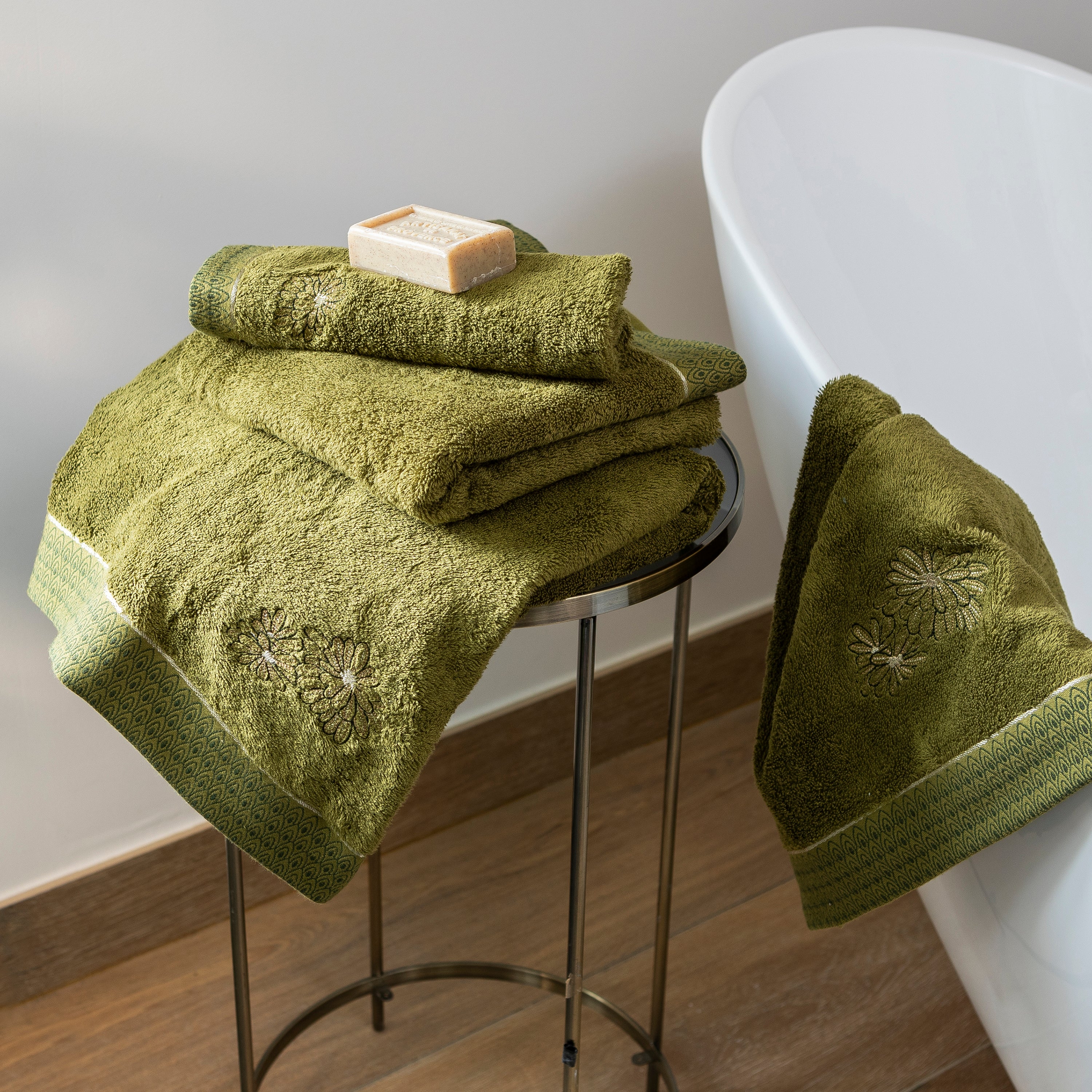 Silvalys Cotton & Bamboo Viscose Bath Glove - Moss Green - Image 3
