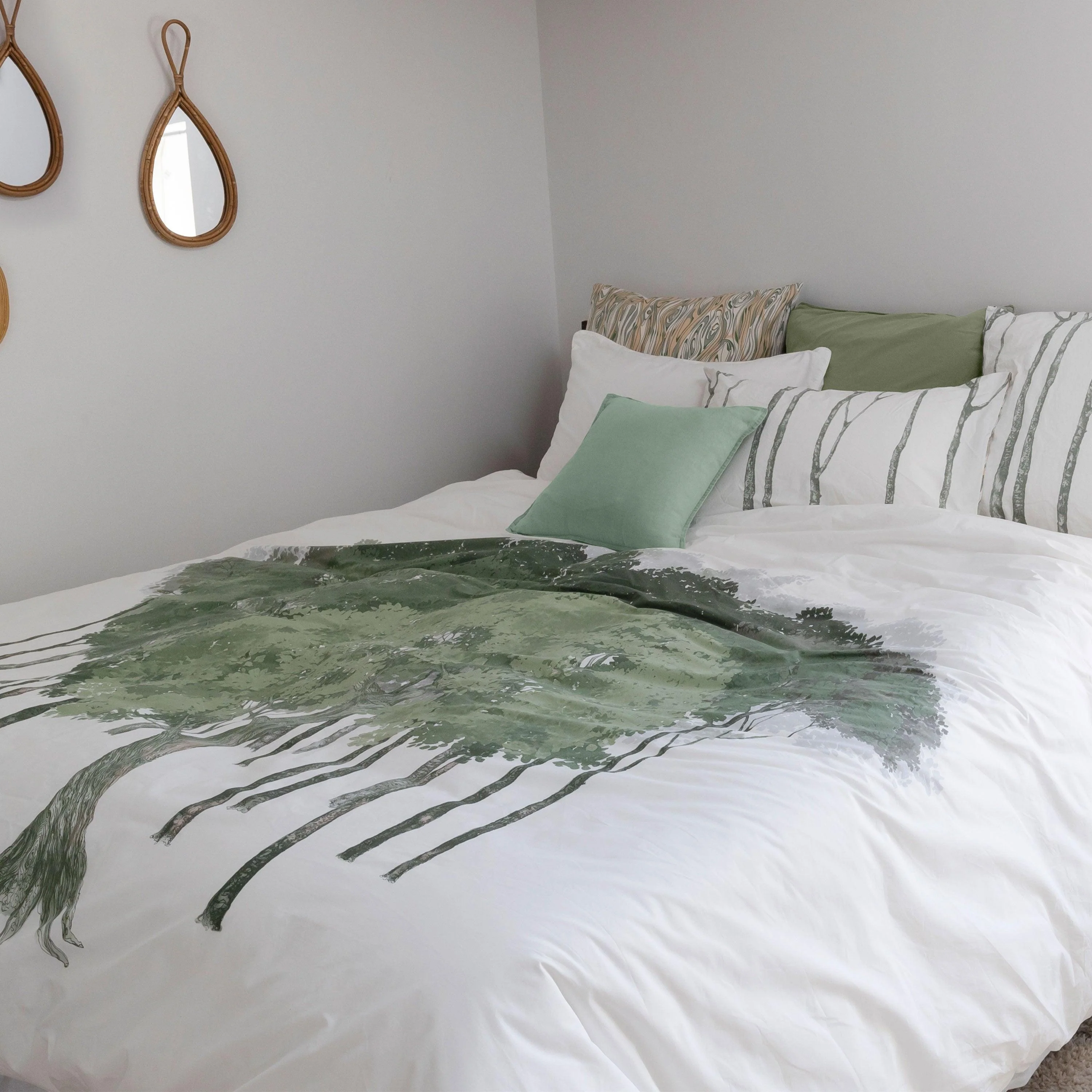 Square Pillowcase in Washed Organic Cotton Monarbre - Image 4
