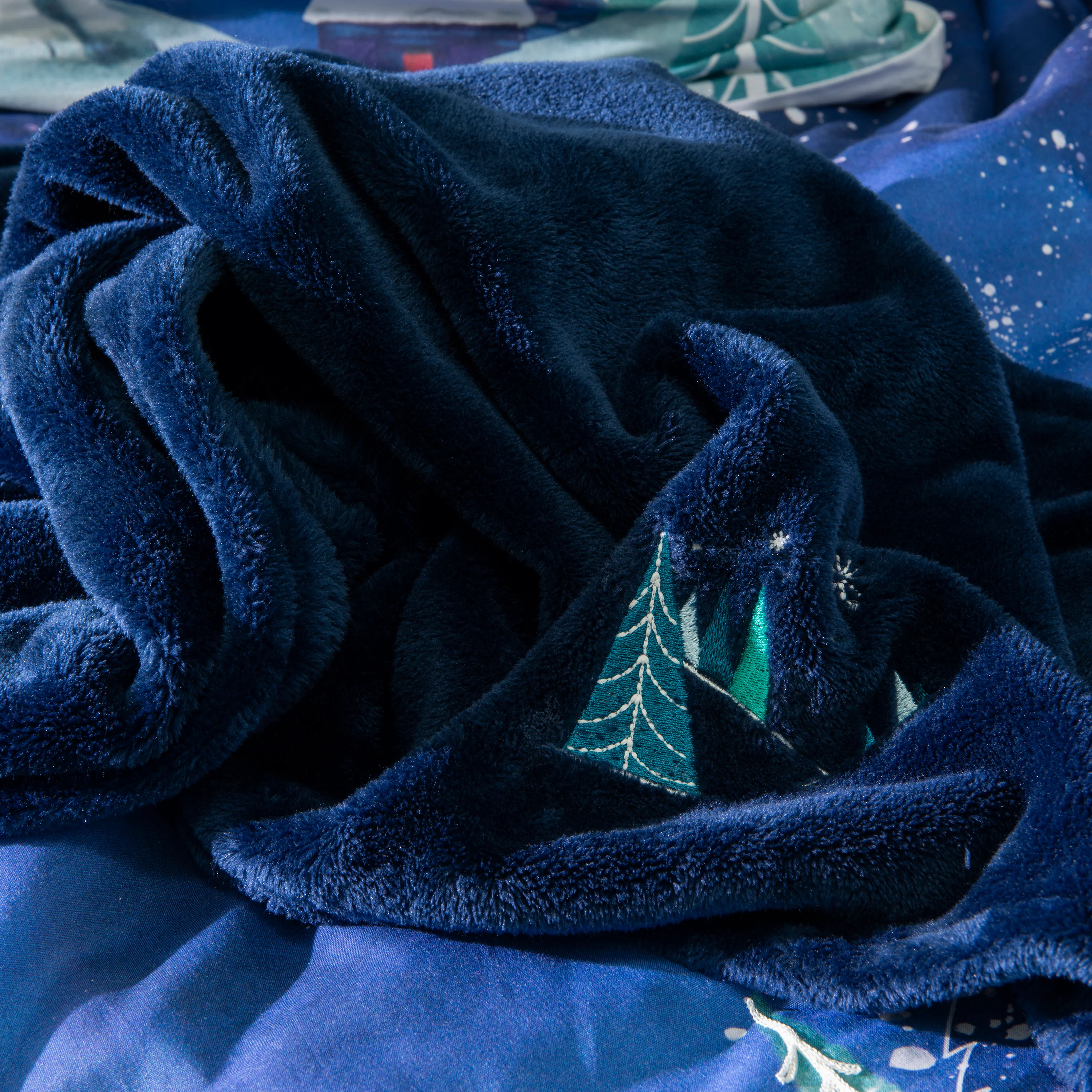 Stellaire Children's Fleece Blanket - Indigo - Image 6